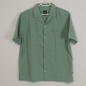 GAP Men's Seersucker Textured Short Sleeve Button Up Camp Shirt Medium Resort‎